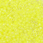 Perles Miyuki d&eacute;licas 11/0 Luminous lime aid yellow DB-2031