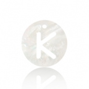 Pendentifs coquillage specials lettre K Blanc (couleur naturelle)