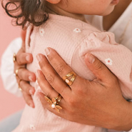 Sets d'inspiration Comment créer une collection de bijoux pleine d’amour pour la Fête des Mères?