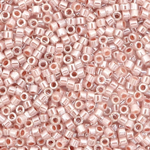 Perles Miyuki delicas 11/0 Ceylon light cinnamon rose DB-256