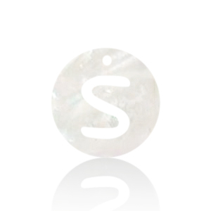 Pendentifs coquillage specials lettre S Blanc (couleur naturelle)