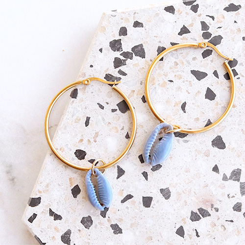 Fabriquez des bijoux color&eacute;s avec des perles Cauri  accessoires pour cheveux d&rsquo;&eacute;t&eacute; 