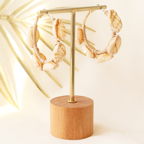 Voici comment confectionner vos bijoux d&rsquo;&eacute;t&eacute; super tendance avec les coquillages Cauri