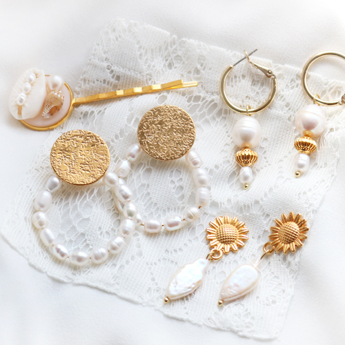 Inspiration pour la confection d&rsquo;accessoires pour cheveux et de boucles d&rsquo;oreilles avec des perles d&rsquo;eau douce : 
