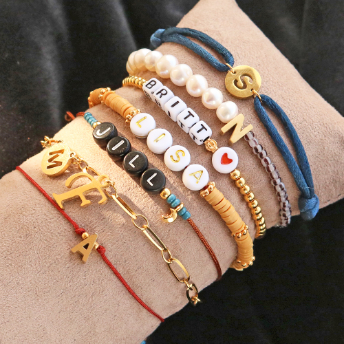 Regardez ici comment vous pouvez fabriquer vous-m&ecirc;me les plus beaux bijoux personnalis&eacute;s : 