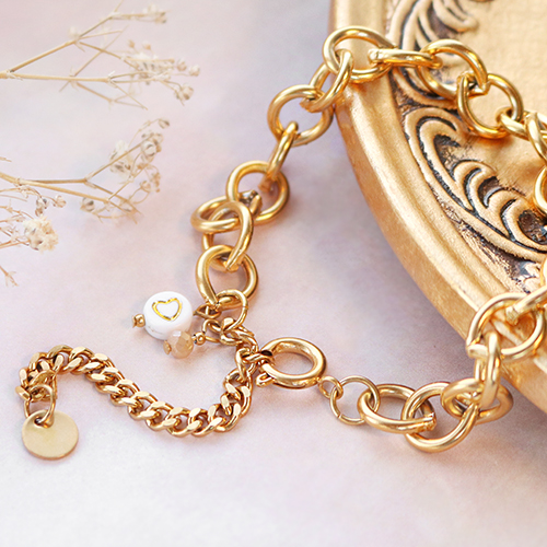 Cr&eacute;ation de bijoux et d&rsquo;accessoires tendance avec nos appr&ecirc;ts de bijoux en acier inox