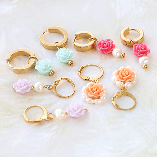 DIY : Confectionner des bijoux avec des perles roses  