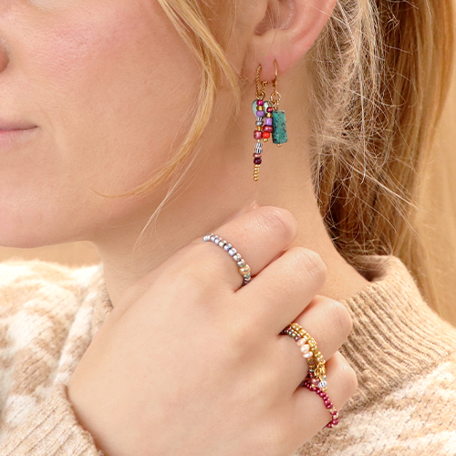 Combinez les perles de rocailles m&eacute;talliques pour un r&eacute;sultat magnifique