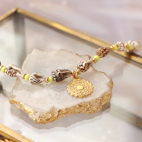 Inspiration pour un style plage avec des perles et breloques en m&eacute;tal DQ