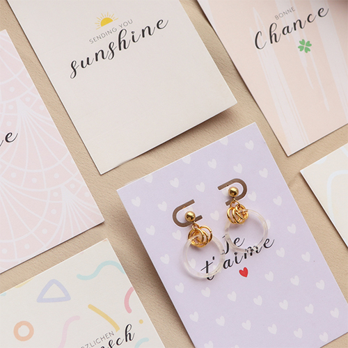 Disponible dans des couleurs et des motifs tendance