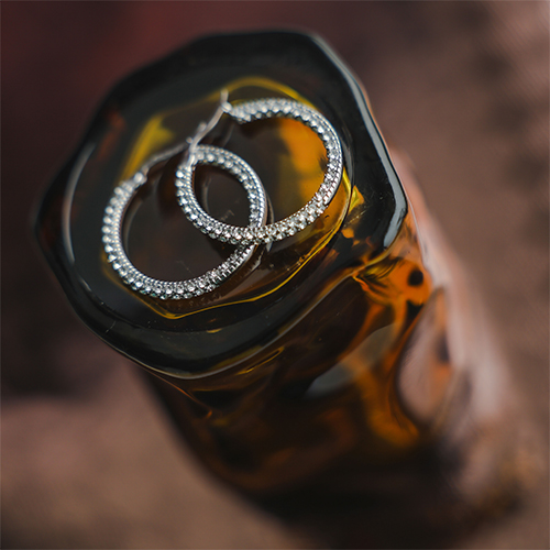 S&eacute;rie de boucles d'oreilles parfaite pour les f&ecirc;tes