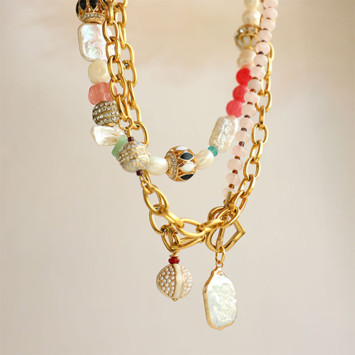 Cr&eacute;ez des bijoux chics avec des perles boh&egrave;mes