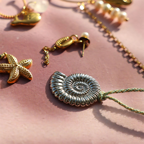 Cr&eacute;ez des bijoux selon les derni&egrave;res tendances avec des breloques Sealife en acier inoxydable