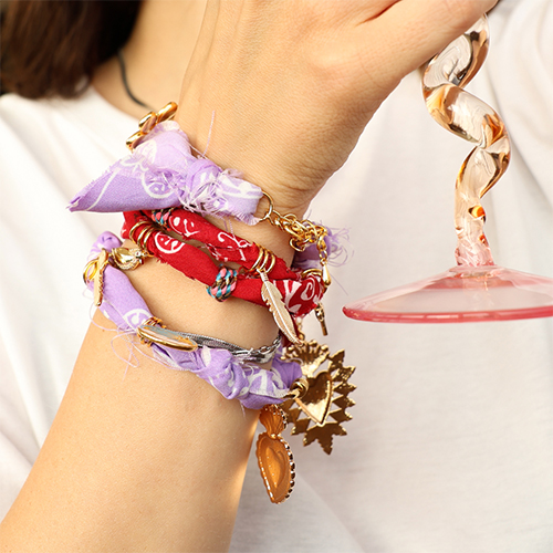 Voici comment cr&eacute;er des bijoux avec des bandanas 