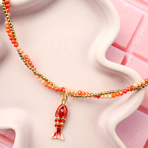 Nouveau! Collier en perles &agrave; facettes et cr&eacute;oles en c&oelig;urs