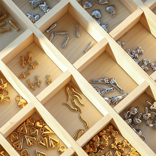 Inspiration avec des breloques et des perles de No&euml;l en acier inoxydable