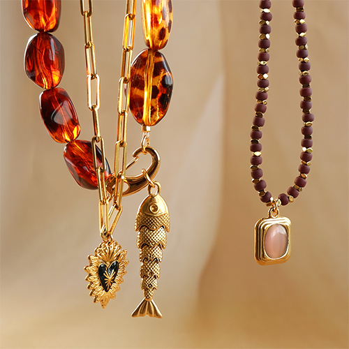 Cr&eacute;er des bijoux avec des breloques en acier inoxydable