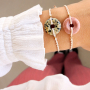 D&eacute;couvrez ici comment confectionner de superbes boucles d&rsquo;oreilles et bracelets avec des pendentifs disques en pierre naturelle