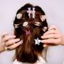 Cr&eacute;ez des looks d'&eacute;t&eacute; uniques avec nos barrettes et pinces &agrave; cheveux