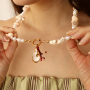 Inspiration avec perles et pendentifs acryliques